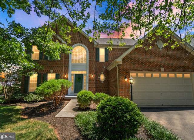 Property at 6901 Bitterroot Ct, Gainesville, VA 20155, 4 beds, 3.5 baths
