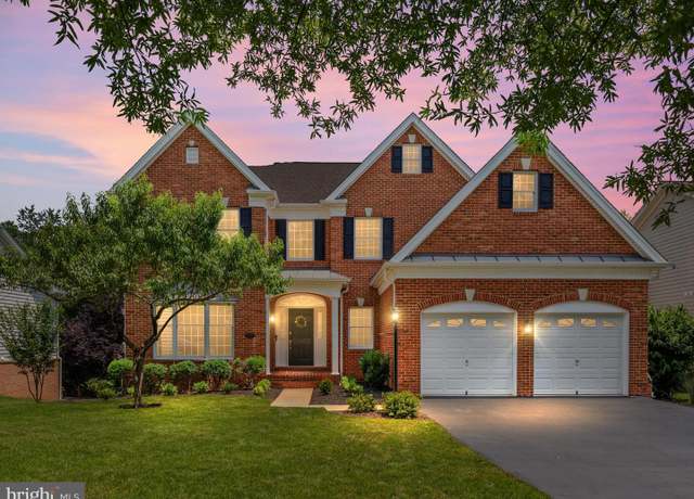 Property at 15274 Golf View Dr, Haymarket, VA 20169, 4 beds, 3.5 baths