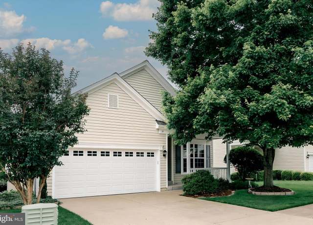 Property at 19 Hanover Ct, Fredericksburg, VA 22406, 3 beds, 3 baths