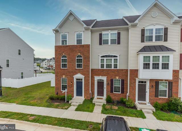 Property at 522 River Crest Way, Fredericksburg, VA 22405, 3 beds, 3 baths