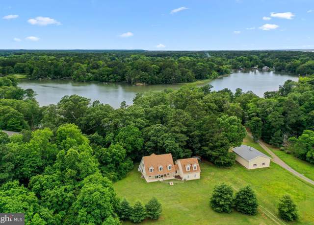 Property at 367 Edgewater Ln, Montross, VA 22520, 3 beds, 2.5 baths