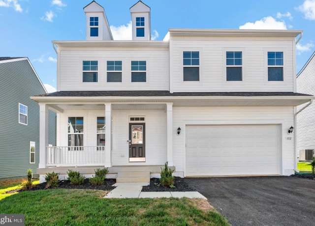 Property at 812 Lord Fairfax St, Charles Town, WV 25414, 5 beds, 3.5 baths