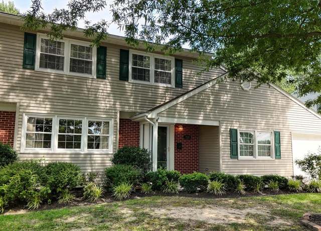 Property at 911 Woodcrest Dr, Dover, DE 19904, 4 beds, 2.5 baths