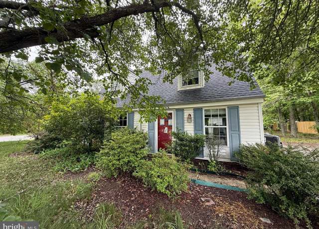Property at 11565 Timberbrook Dr, Waldorf, MD 20601, 4 beds, 2 baths