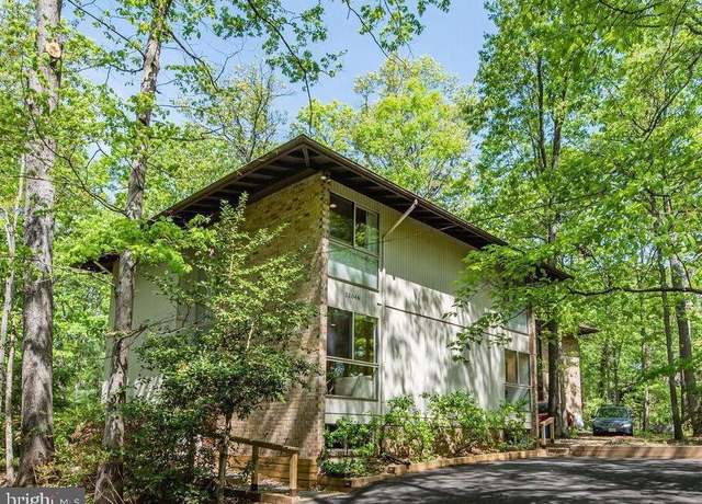 Property at 11046 Seven Hill Ln, Potomac, MD 20854, 4 beds, 3.5 baths