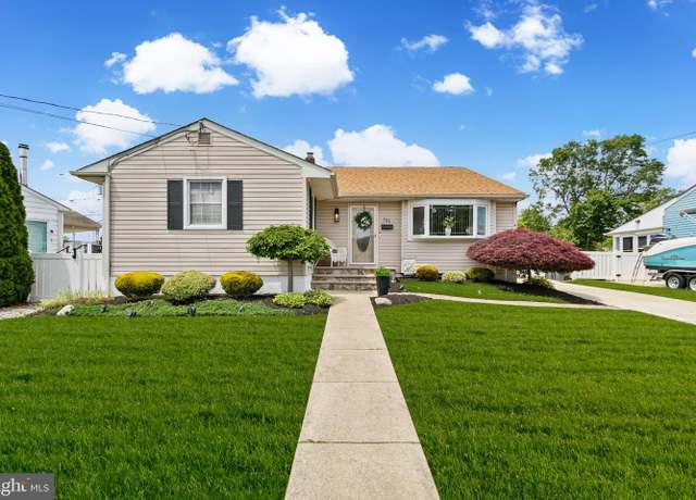 Property at 754 Devenney Dr, Bellmawr, NJ 08031, 3 beds, 1.5 baths