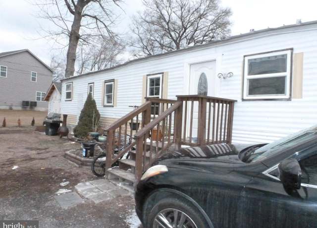 Property at 437 Wicker Ave Unit D1, Bensalem, PA 19020, 2 beds, 1 bath