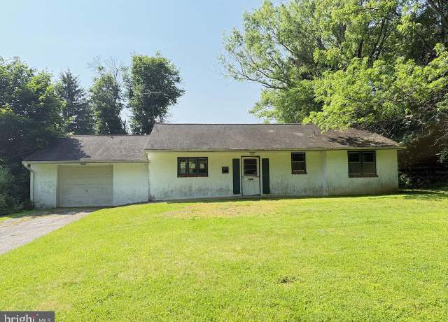 Property at 1002 N New St, West Chester, PA 19380, 3 beds, 1 bath