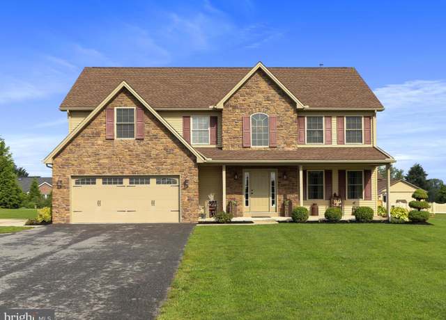 Property at 647 Warm Spring Rd, Chambersburg, PA 17202, 4 beds, 2.5 baths