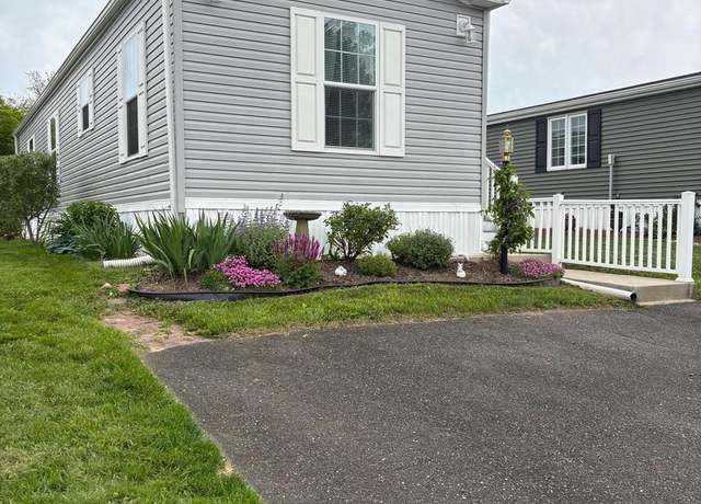 Property at 116 Parkside Ct, North Wales, PA 19454, 2 beds, 1 bath
