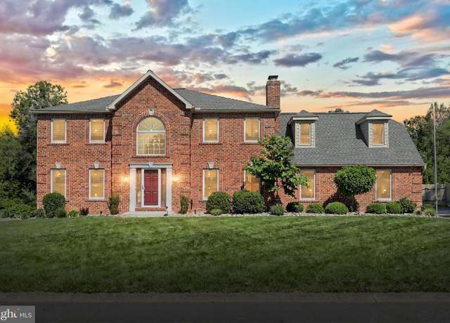 Property at 2730 Stevenson Dr, York, PA 17404, 4 beds, 2.5 baths