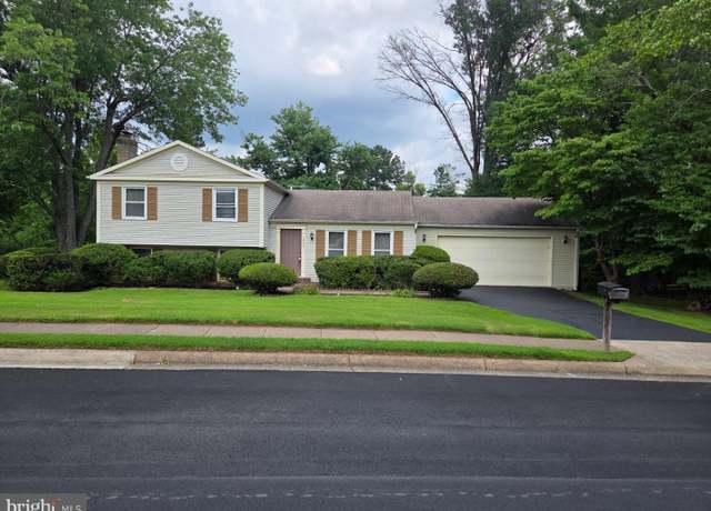 Property at 12704 Bradwell Rd, Oak Hill, VA 20171, 2 beds, 3 baths