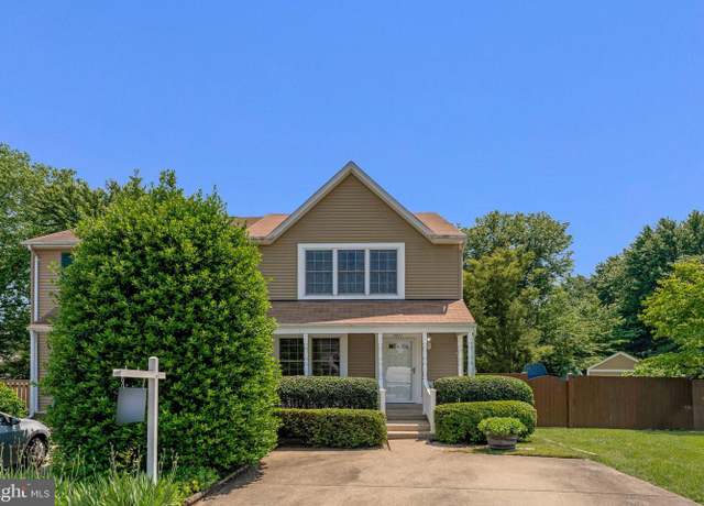Property at 1011 Forbes Ct NE, Leesburg, VA 20176, 2 beds, 3.5 baths