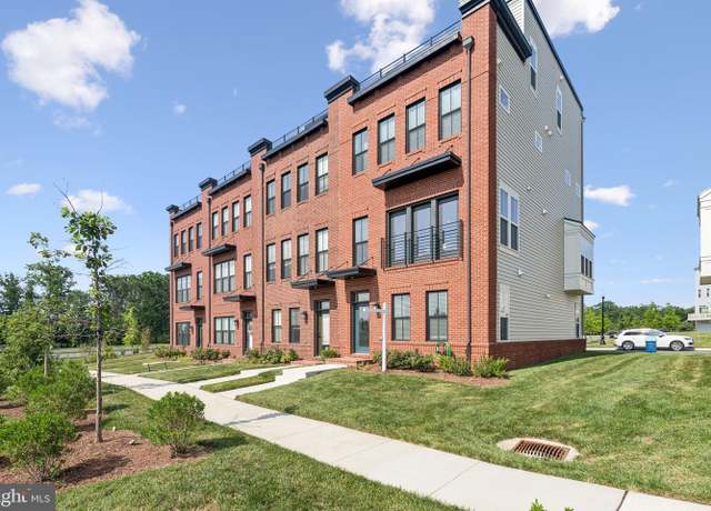Property at 23162 Horseshoe Trail Sq, Ashburn, VA 20148, 4 beds, 4.5 baths