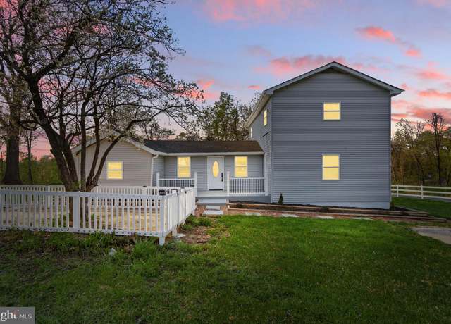 Property at 671 Pine Ridge Dr, Front Royal, VA 22630, 4 beds, 2.5 baths