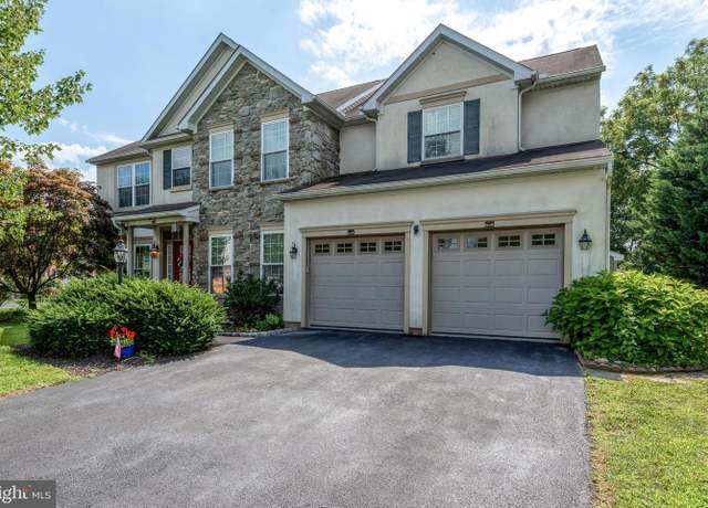 Property at 116 N Summit Ave, Quarryville, PA 17566, 4 beds, 2.5 baths
