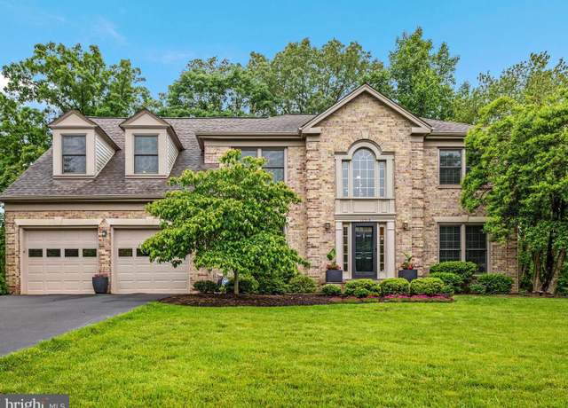 Property at 12015 Meadowville Ct, Herndon, VA 20170, 5 beds, 3.5 baths