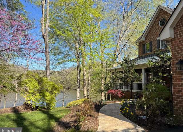Property at 6031 Lady Slipper Ln, Manassas, VA 20111, 5 beds, 5.5 baths