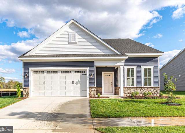 Property at 246 Crestview Ridge Dr, Bristow, VA 20136, 4 beds, 3 baths