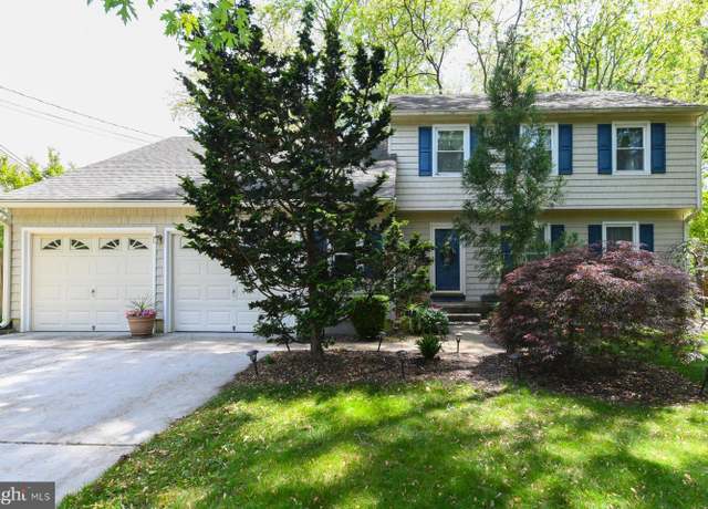 Property at 48 Sunset Dr, Mount Holly, NJ 08060, 4 beds, 2.5 baths