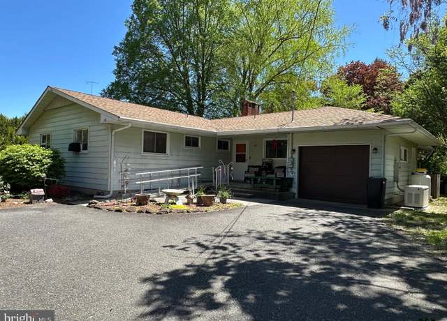 Property at 160 Silver Lake Rd, Bridgeton, NJ 08302, 3 beds, 1.5 baths