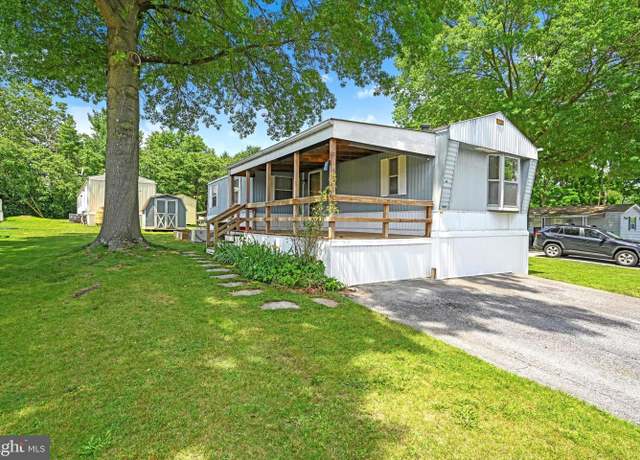 Property at 33 Opal Dr, Lititz, PA 17543, 3 beds, 2 baths