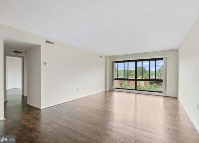 Property at 7600 E Roosevelt Blvd #410, Philadelphia, PA 19152, 2 beds, 2 baths