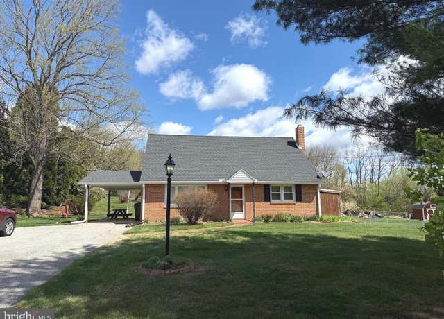 Property at 885 Witmer Rd, York, PA 17406, 4 beds, 2 baths