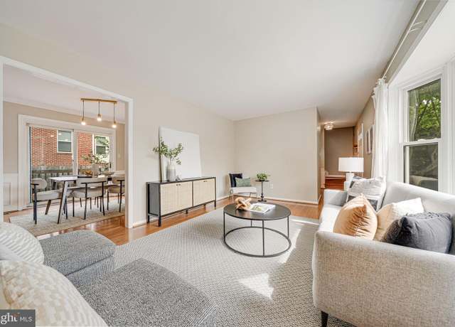 Property at 2702 Kenwood Ave, Alexandria, VA 22302, 3 beds, 3 baths
