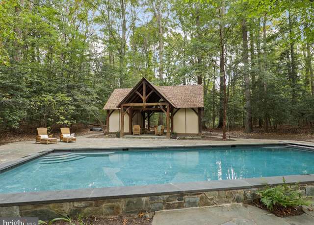 Property at 7211 Twelve Oaks Dr, Fairfax Station, VA 22039, 5 beds, 4.5 baths