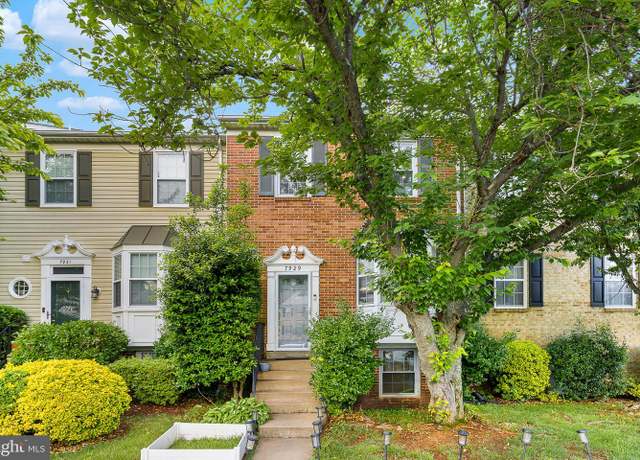 Property at 7929 Gunston Woods Pl, Lorton, VA 22079, 4 beds, 3.5 baths