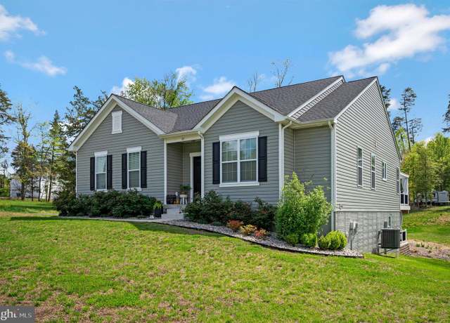 Property at 21 Walnut Grove Dr, Fredericksburg, VA 22406, 3 beds, 3 baths
