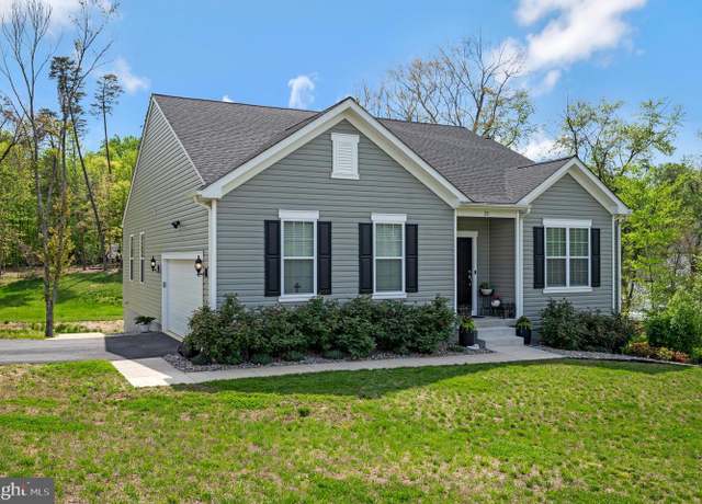 Property at 21 Walnut Grove Dr, Fredericksburg, VA 22406, 3 beds, 3 baths