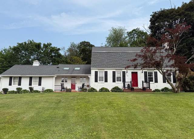 Property at 829 Gist Rd, Westminster, MD 21157, 4 beds, 2.5 baths