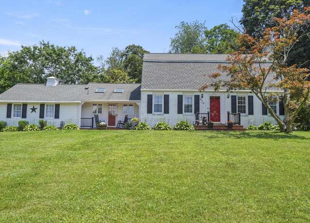 Property at 829 Gist Rd, Westminster, MD 21157, 4 beds, 2.5 baths
