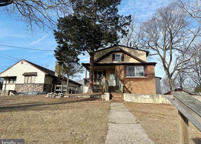 Property at 17 Spruce Ln, Clementon, NJ 08021, 3 beds, 1.5 baths