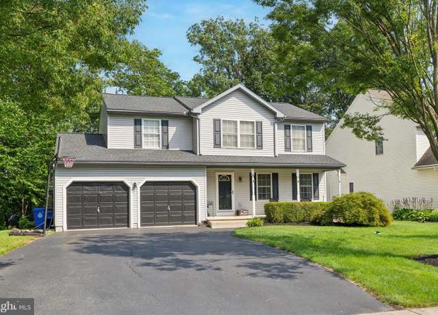 Property at 206 Clarion Dr, Douglassville, PA 19518, 4 beds, 2.5 baths