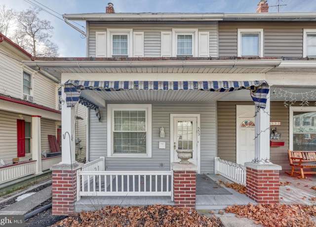 Property at 553 N Union St, Middletown, PA 17057, 4 beds, 2 baths