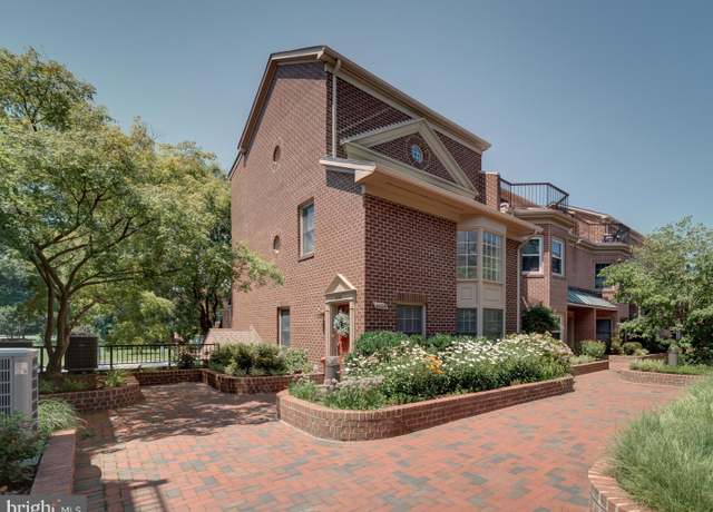 Property at 600-A N Tazewell St, Arlington, VA 22203, 3 beds, 3 baths