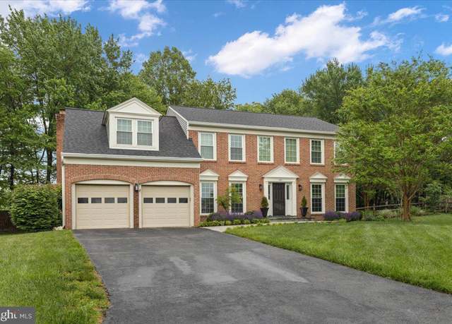 Property at 1301 Kelly Ct, Herndon, VA 20170, 4 beds, 3.5 baths