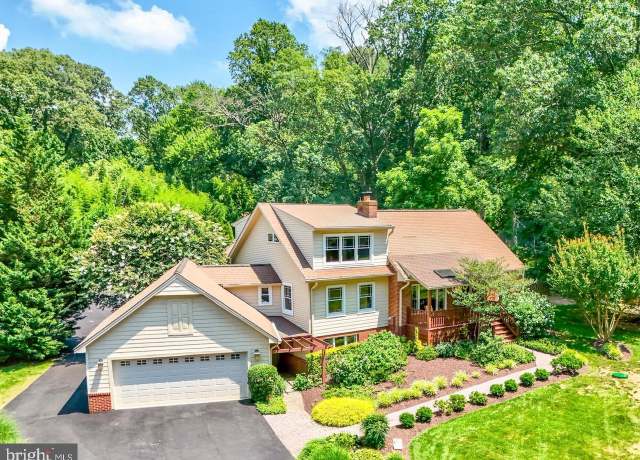 Property at 4725 Spruce Ave, Fairfax, VA 22030, 4 beds, 4 baths