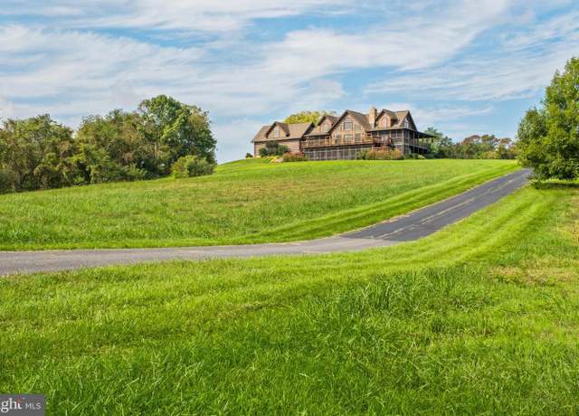 Property at 945 Neese Ln, New Market, VA 22844, 4 beds, 4.5 baths