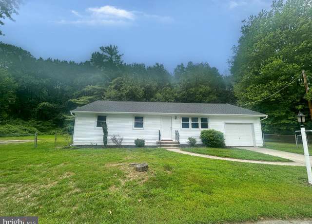 Property at 12 Johnstone St, Pennsville, NJ 08070, 3 beds, 1.5 baths