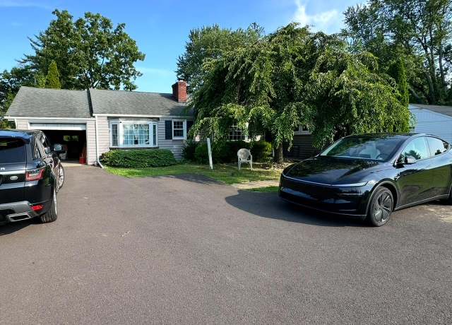 Property at 1107 Lansdale Ave, Lansdale, PA 19446, 3 beds, 2 baths