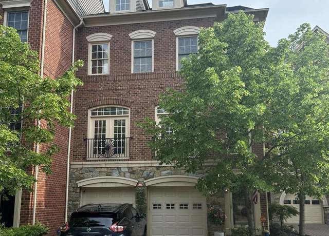 Property at 4906 Donovan Dr, Alexandria, VA 22304, 4 beds, 4.5 baths