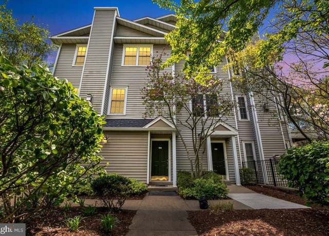 Property at 4542 Superior Sq, Fairfax, VA 22033, 3 beds, 3 baths