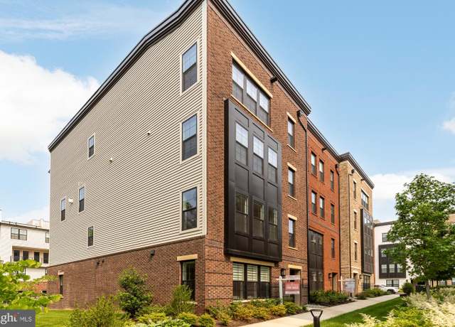 Property at 7458 Backett Wood Ter #401, Mclean, VA 22102, 3 beds, 2.5 baths