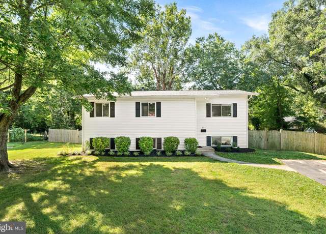 Property at 913 Mcdaniel Ct, Herndon, VA 20170, 5 beds, 3 baths