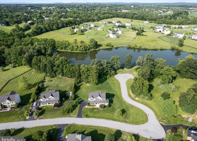 Property at 36522 Winding Oak Pl, Purcellville, VA 20132, 5 beds, 3.5 baths