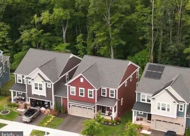 Property at 1527 Meadowlark Glen Rd, Dumfries, VA 22026, 4 beds, 3.5 baths